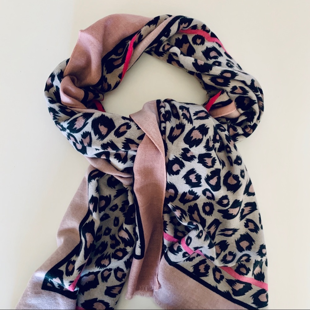 Marcus Adler Pink Leopard Print Scarf *NWT*